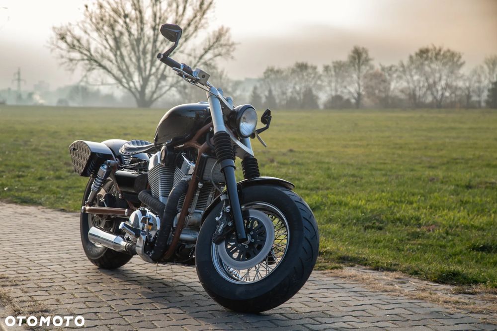 Suzuki Intruder - 1
