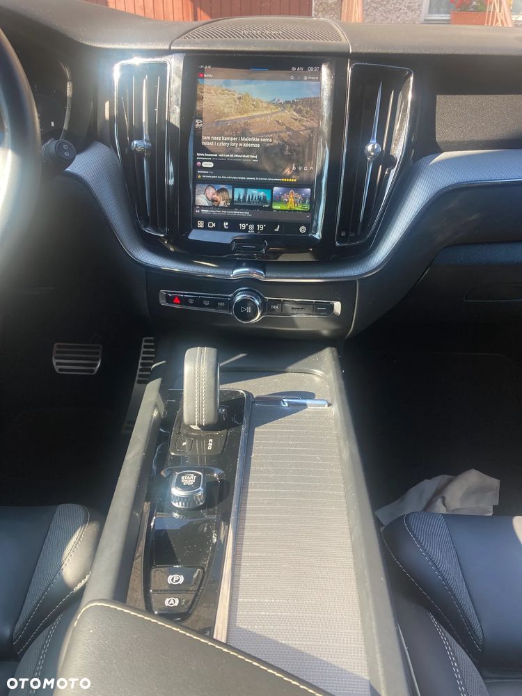 Volvo XC 60 B4 D Plus Dark - 10