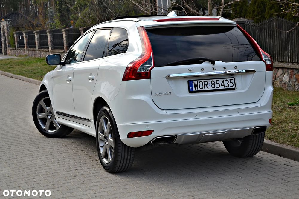 Volvo XC 60 D5 AWD Geartronic Summum - 10