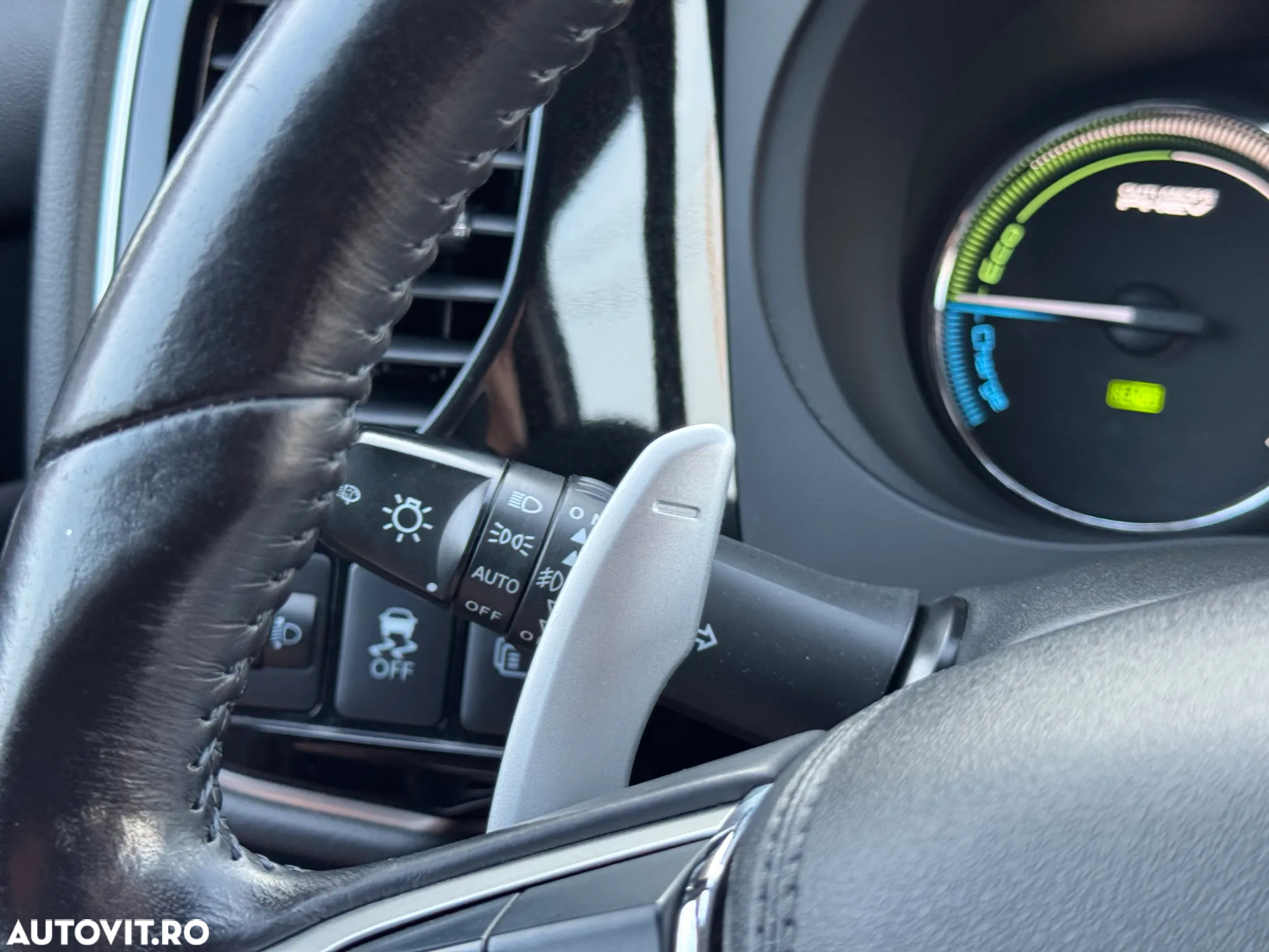 Mitsubishi Outlander 2.0 4WD Plug-In Hybrid - 16