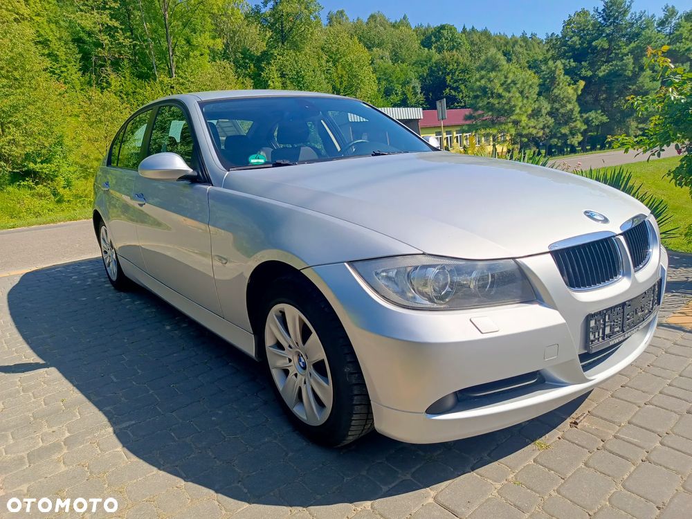 BMW Seria 3 318i - 1