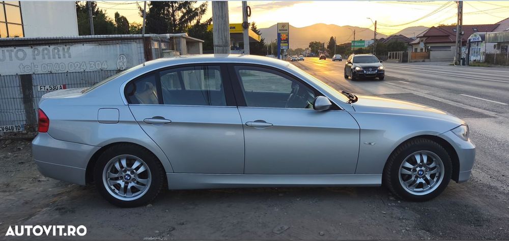 BMW Seria 3 325xi - 32