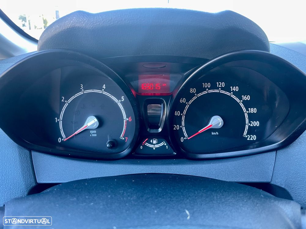 Ford Fiesta 1.25 Techno - 14
