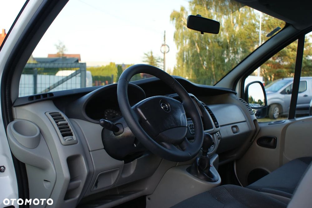 Opel Vivaro - 16