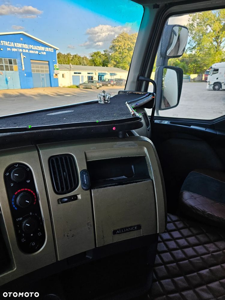 Renault Premium - 8