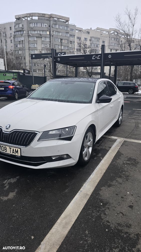 Skoda Superb 2.0 TDI DSG Ambition - 2