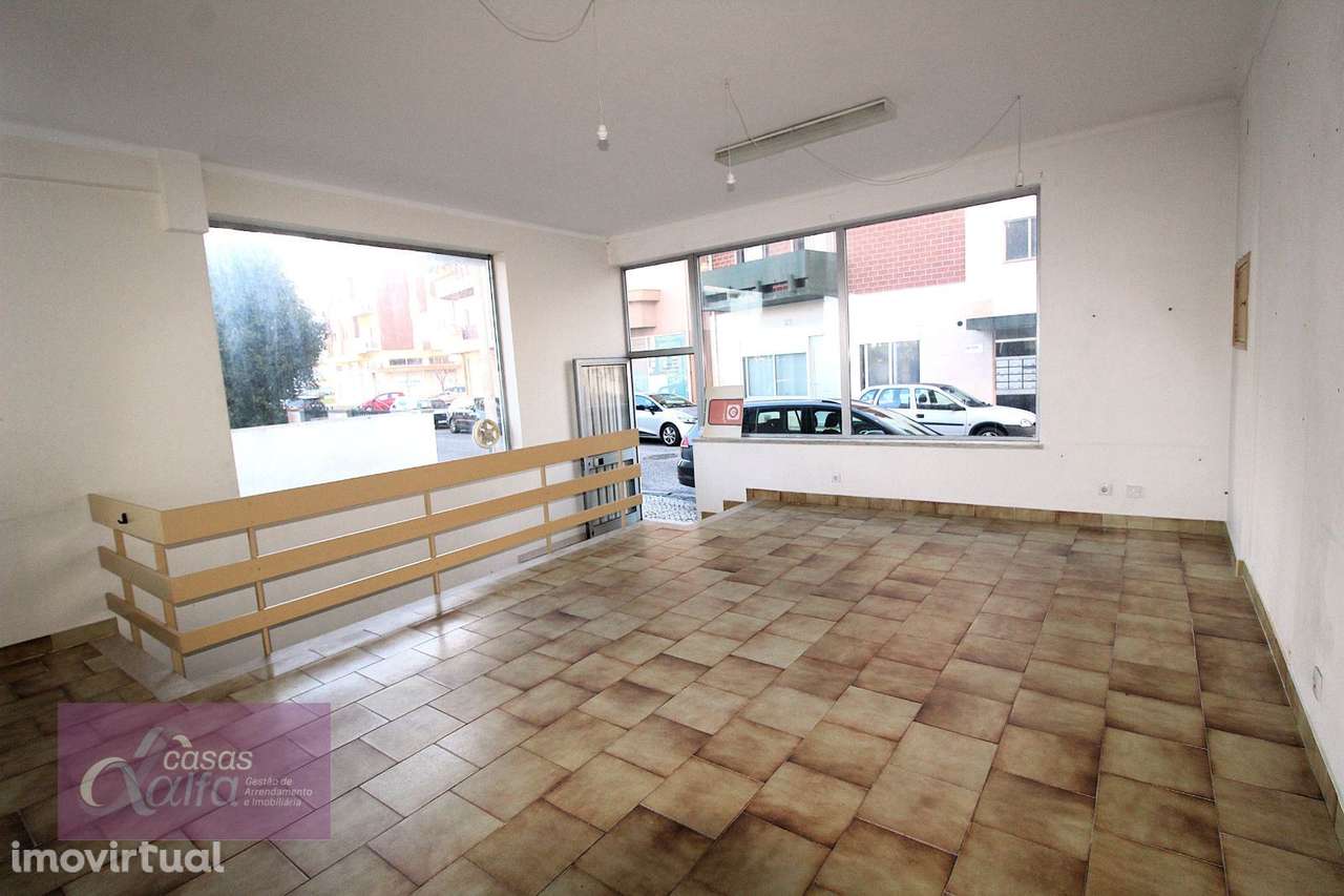 Loja com 2 pisos Capuchos Leiria - Grande imagem: 2/13