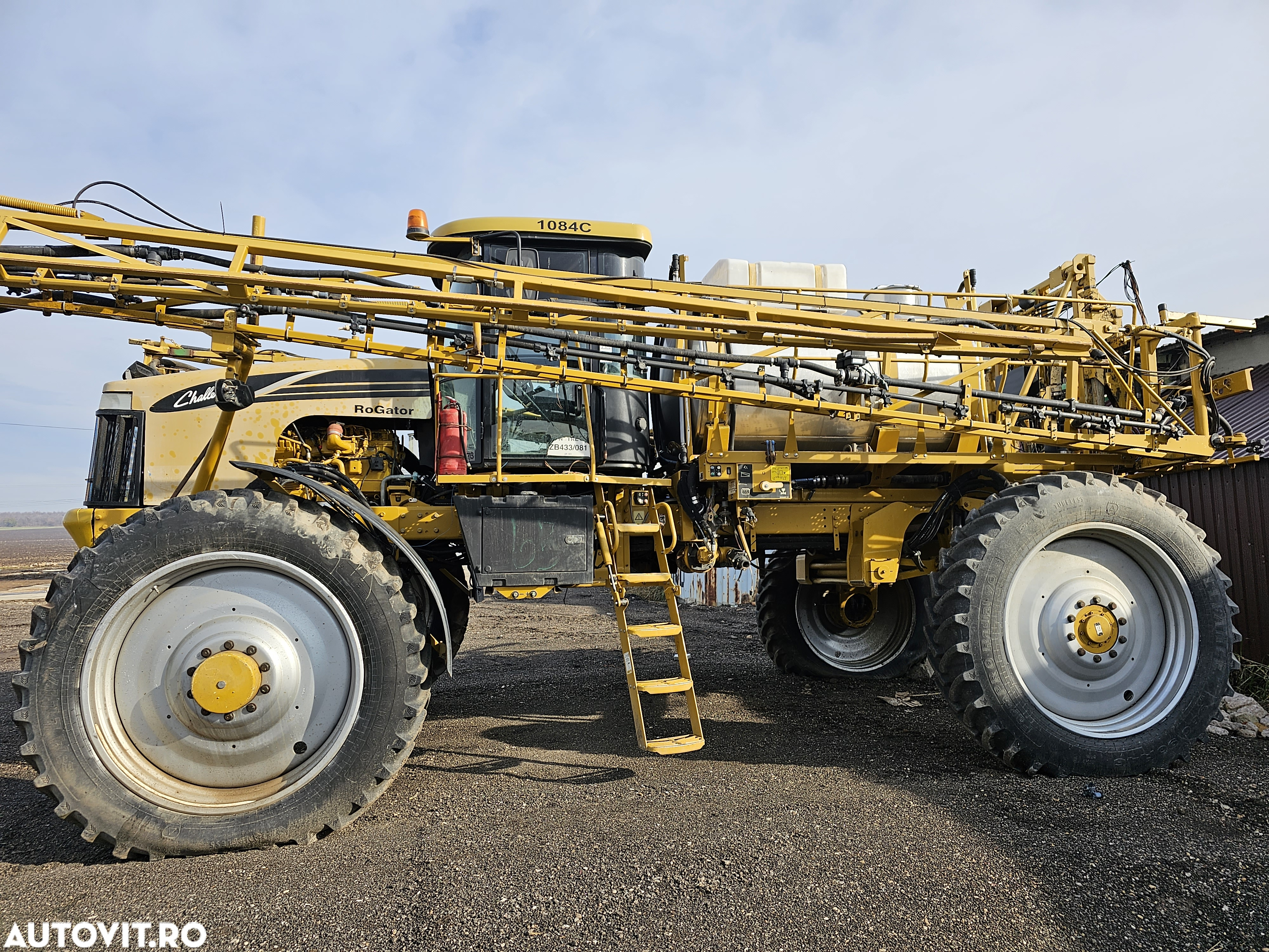 Challenger rogator Trimble - 6