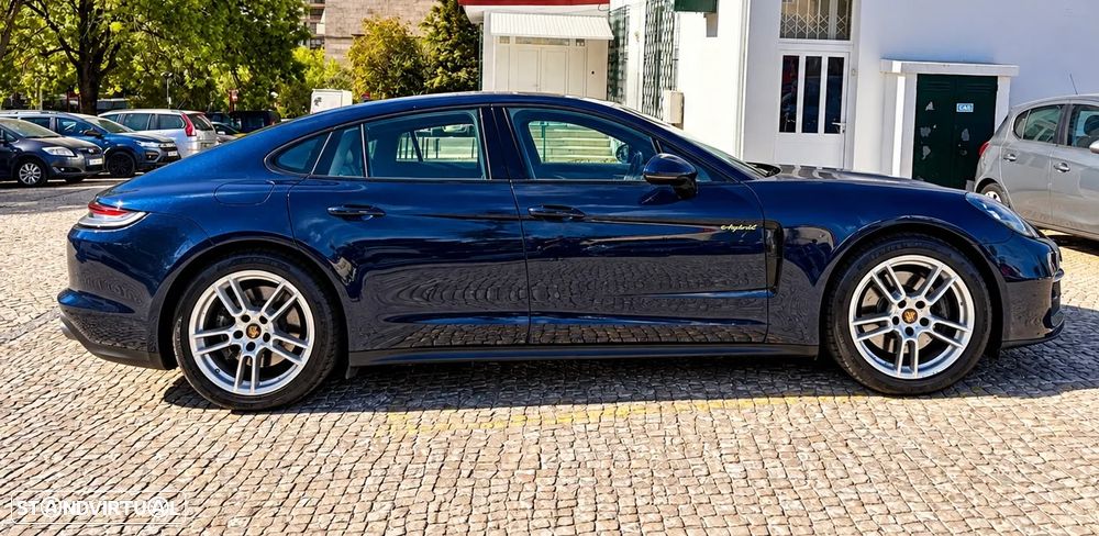 Porsche Panamera 4 E-Hybrid - 4