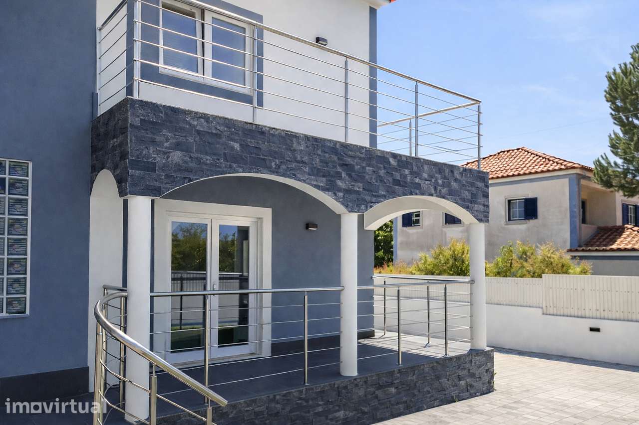 Moradia Independente T5 como NOVA em terreno de 850 m² - Grande imagem: 3/24