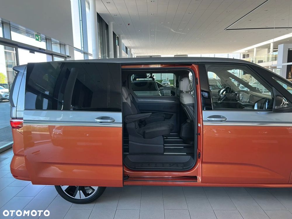 Volkswagen Multivan - 10