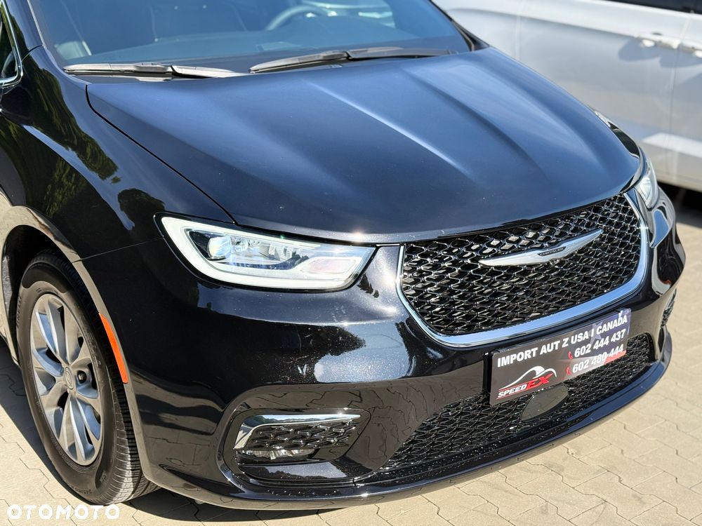 Chrysler Pacifica - 6