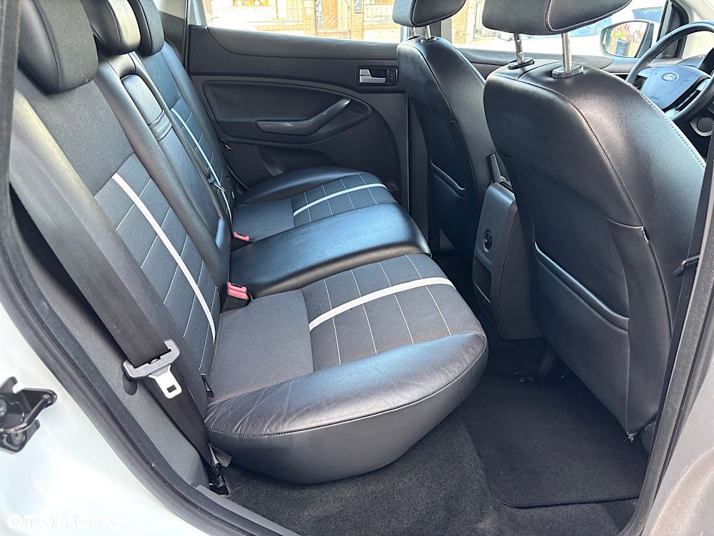 Ford Kuga 2.0 TDCi 4x4 Titanium - 30