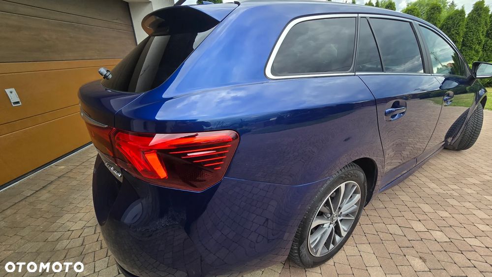 Toyota Avensis - 18