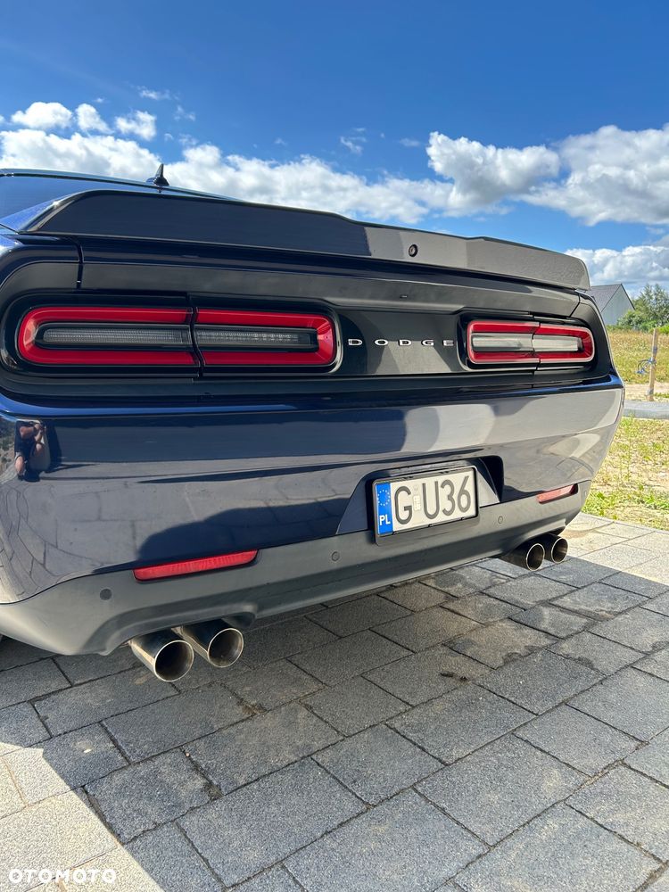 Dodge Challenger - 4