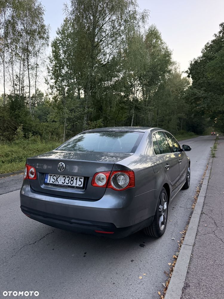 Volkswagen Jetta 2006 photo 2