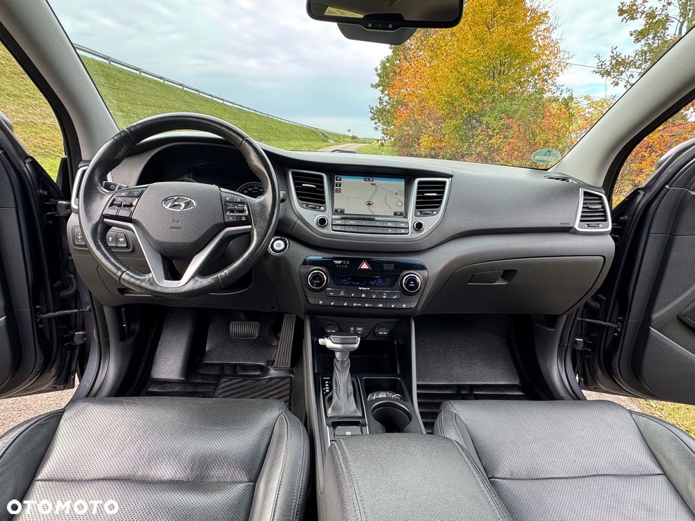 Hyundai Tucson 2.0 CRDI 4WD Automatik Premium - 28
