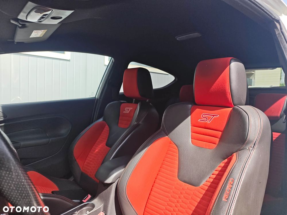 Ford Fiesta 1.6 EcoBoost ST - 16