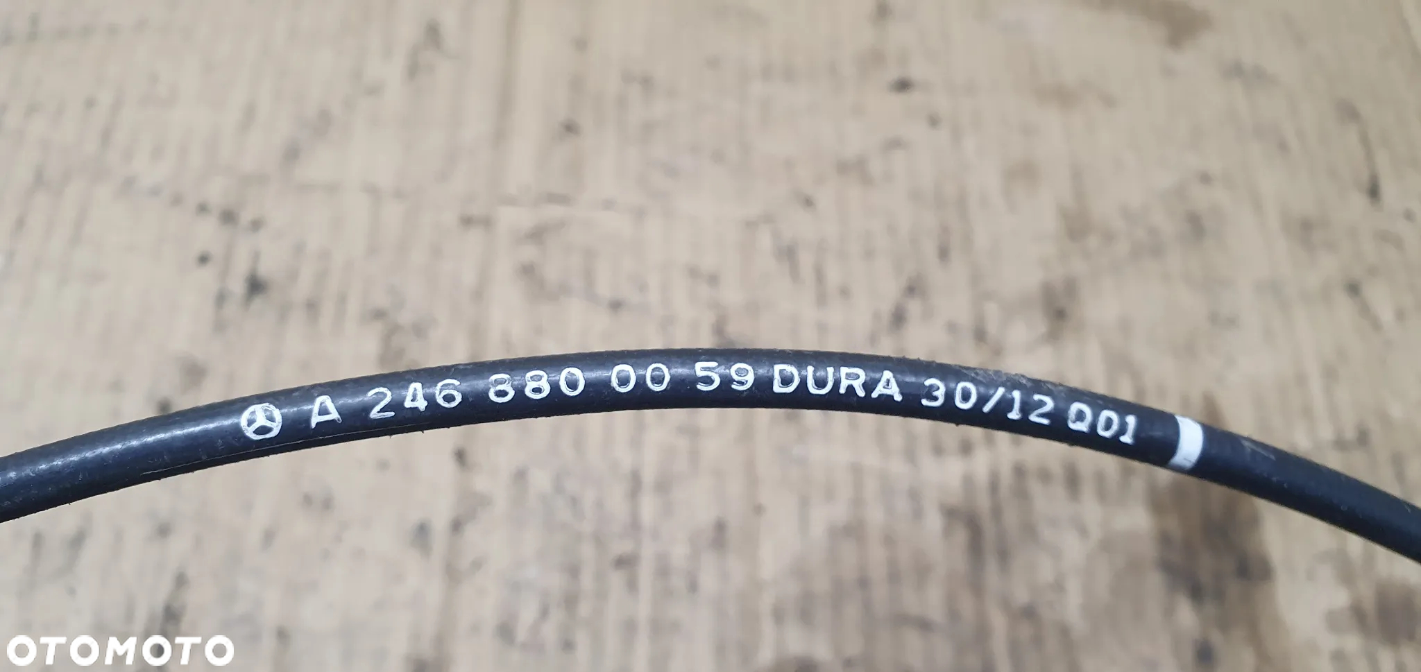 Klamka raczka dźwignia otwierania maski linka cięgno Mercedes A2468800059 A2048800120 - 5