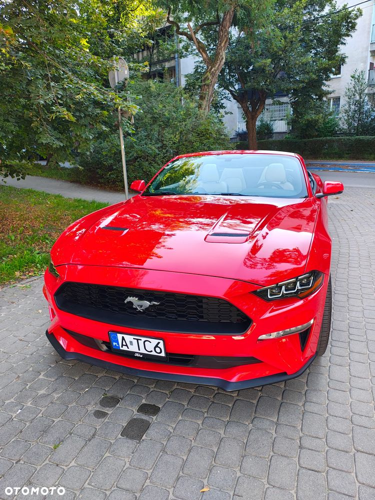Ford Mustang - 4