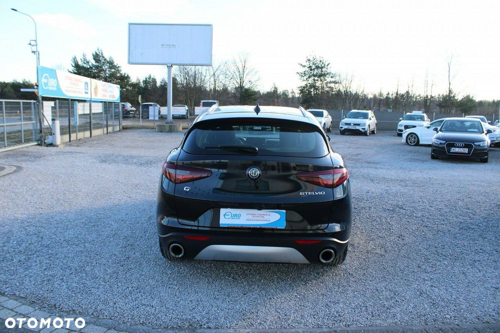 Alfa Romeo Stelvio - 7