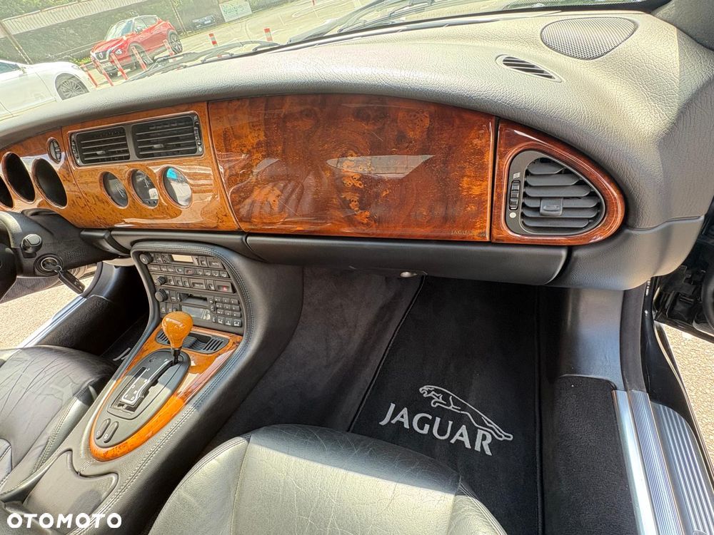 Jaguar XK - 13