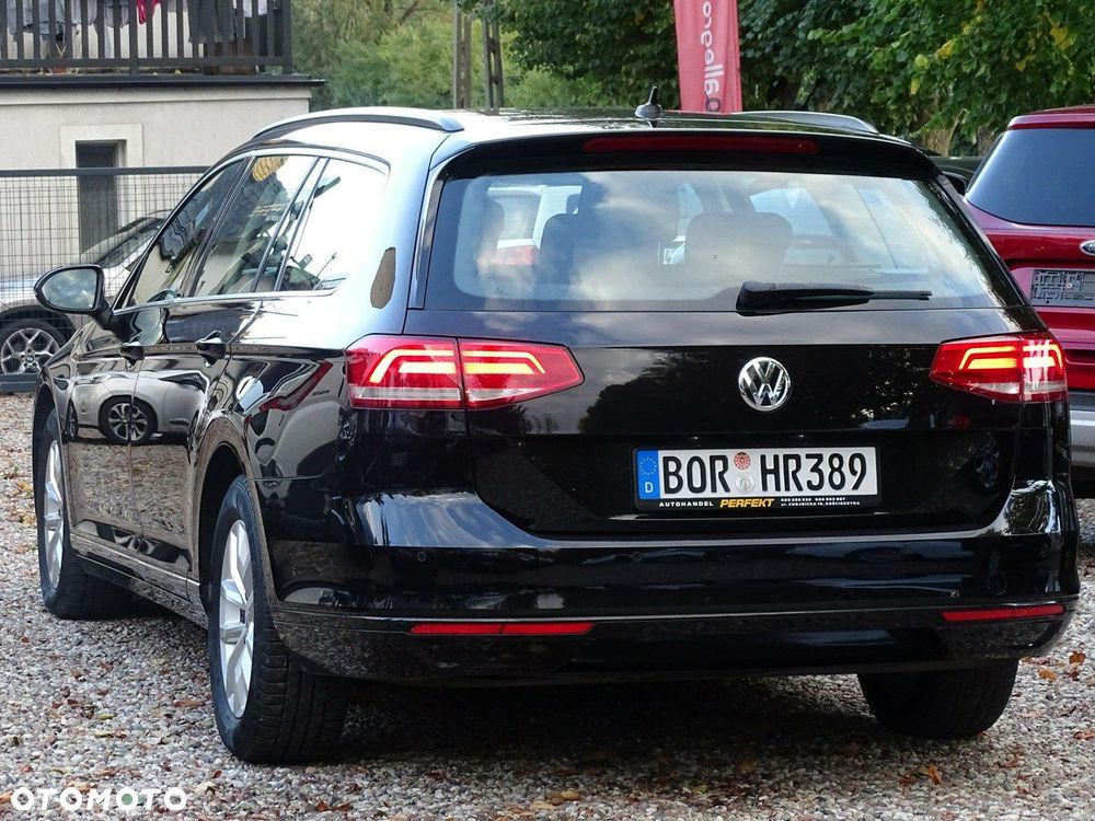 Volkswagen Passat - 11