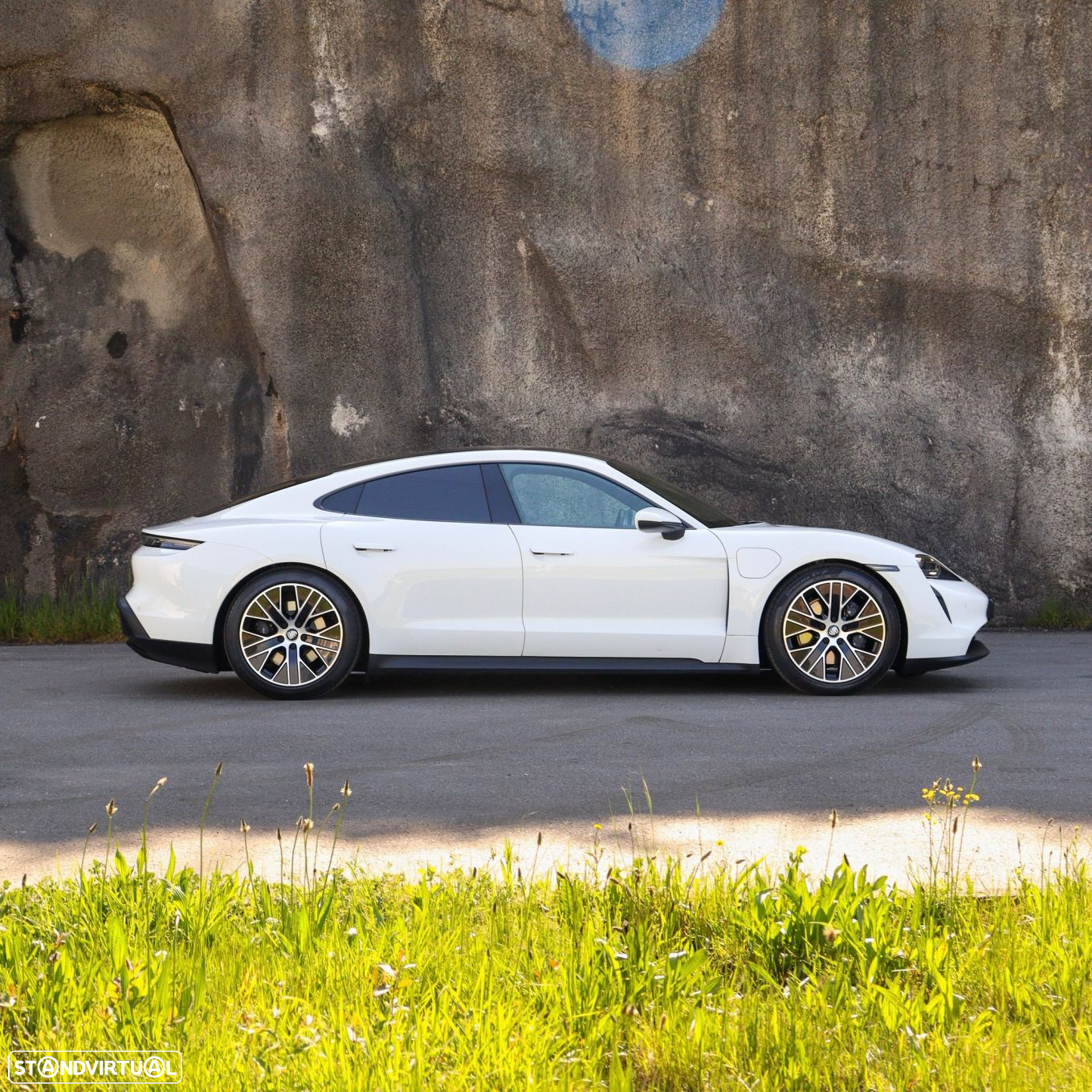 Porsche Taycan Standard - 4