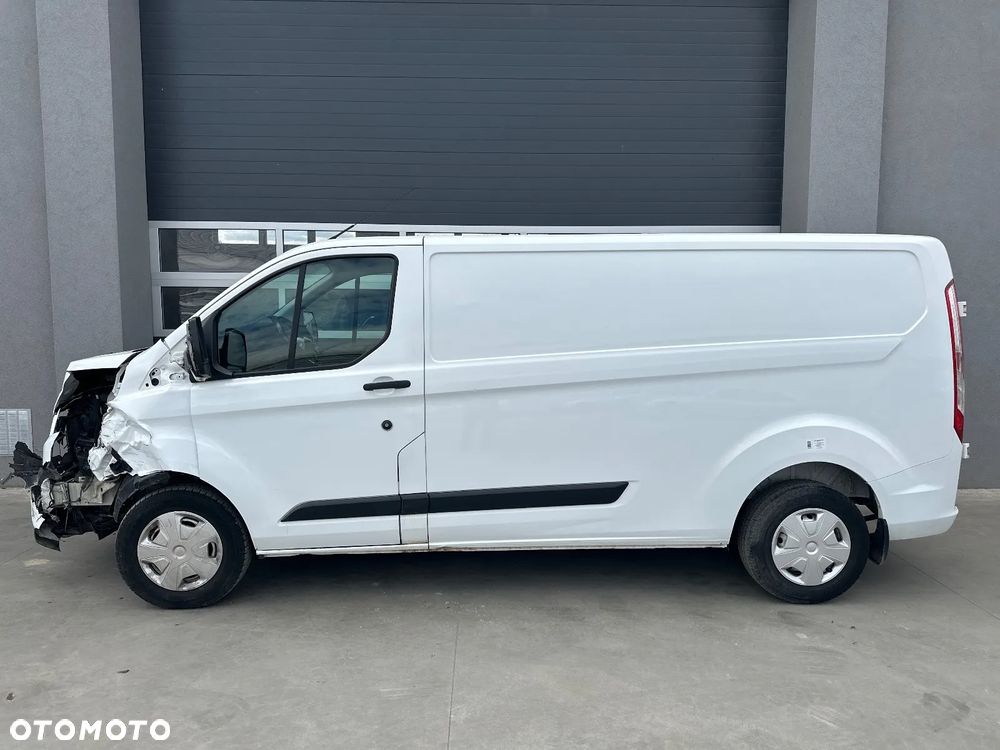 Ford TOURNEO CUSTOM - 6