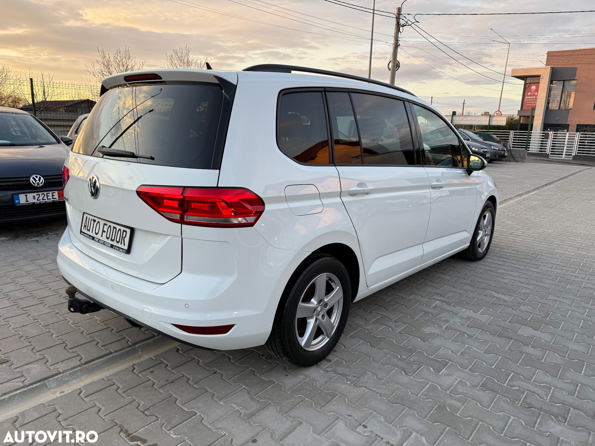 Volkswagen Touran 1.6 TDI SCR (BlueMotion Technology) Trendline - 4