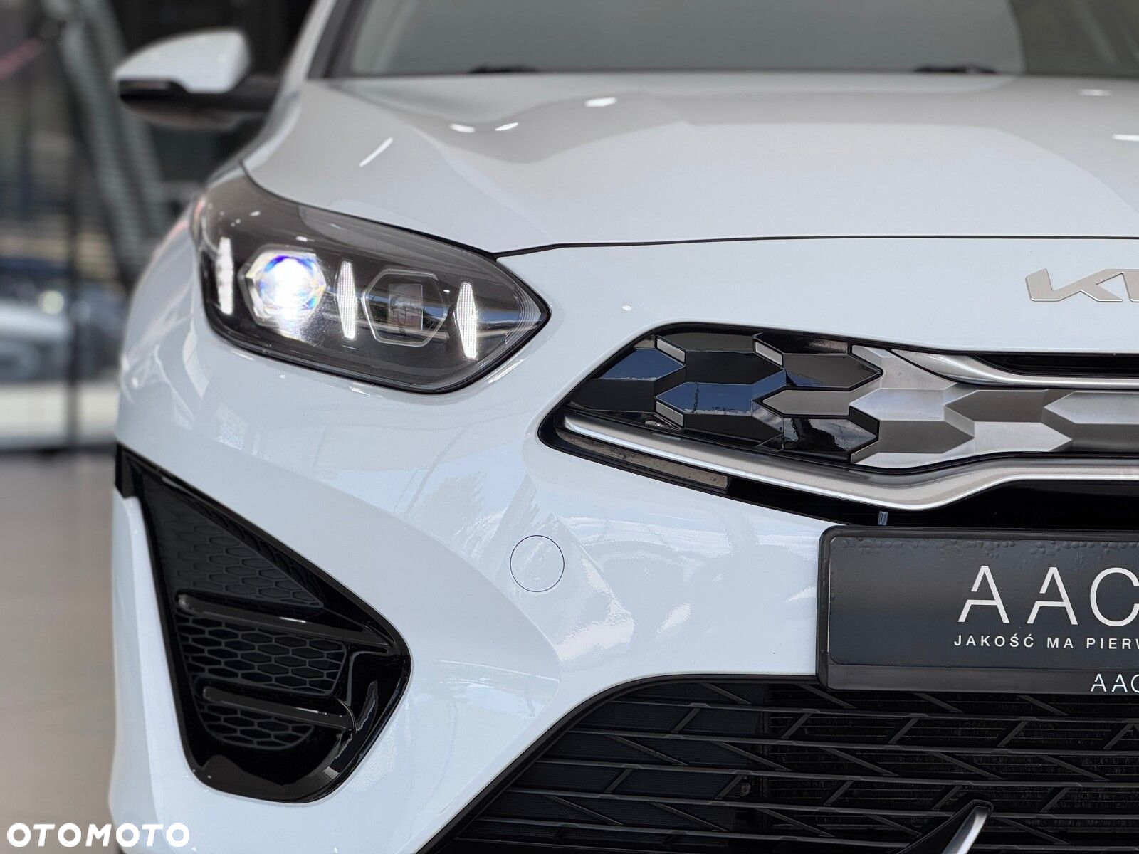 Kia Ceed - 40