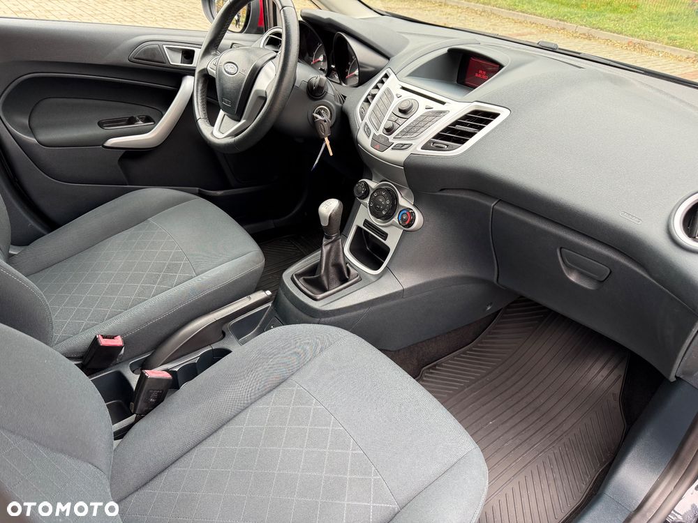 Ford Fiesta 1.25 Champions Edition - 17