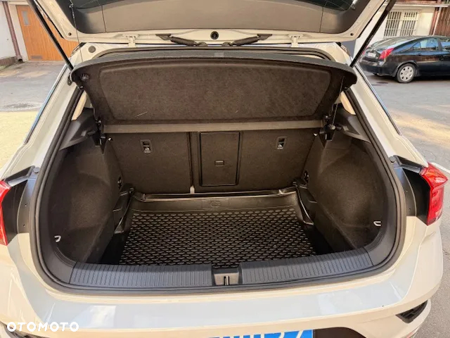 Volkswagen T-Roc - 10