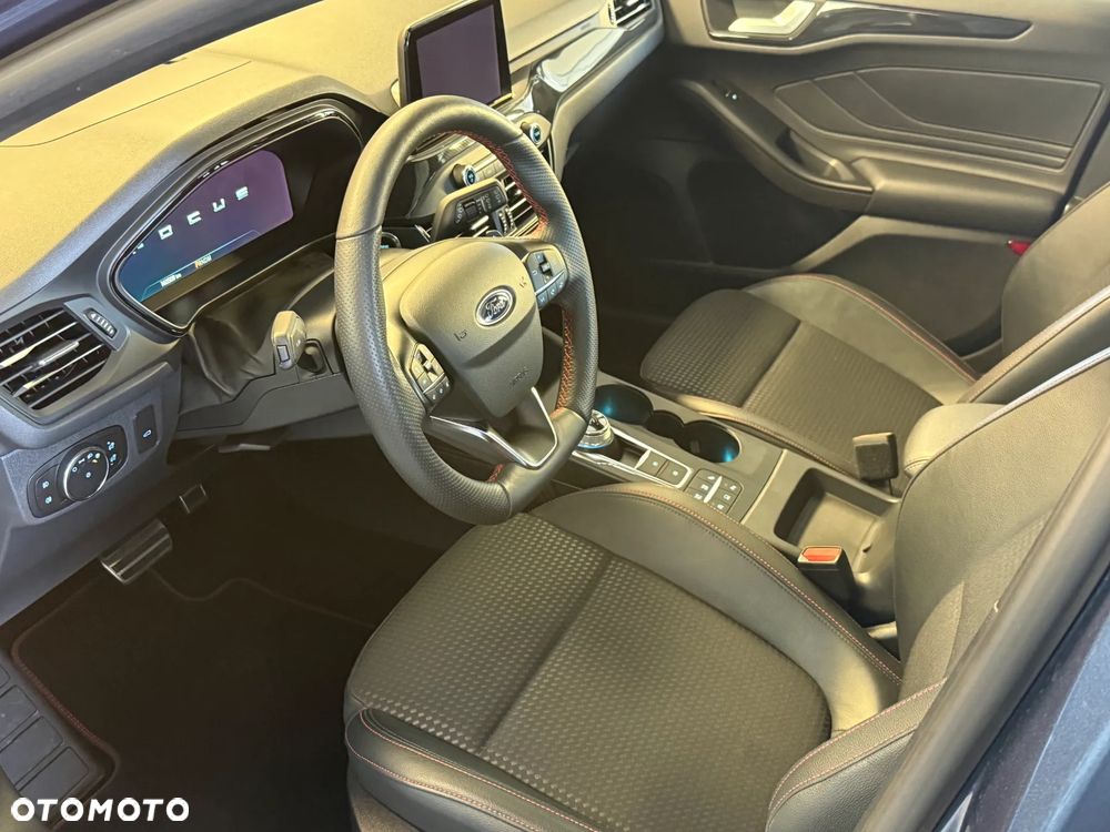 Ford Focus 1.5 EcoBlue Start-Stopp-System ST-LINE STYLE - 22