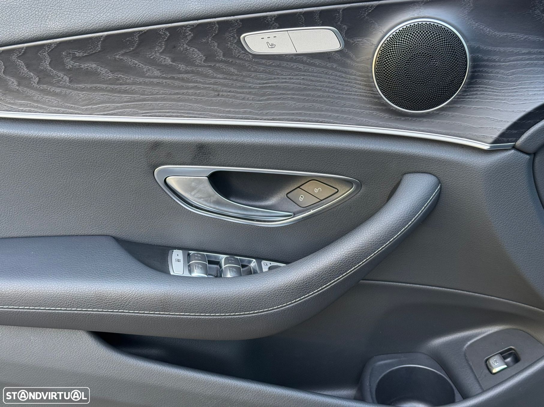 Mercedes-Benz E 220 d Avantgarde - 35