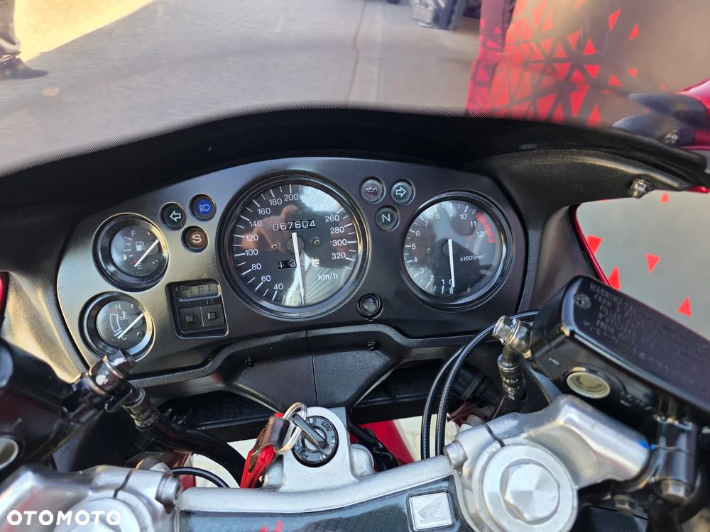 Honda CBR - 16