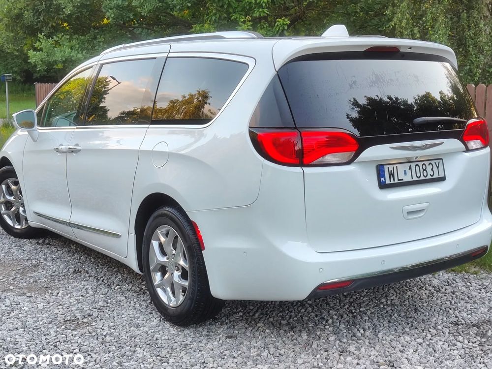 Chrysler Pacifica - 3