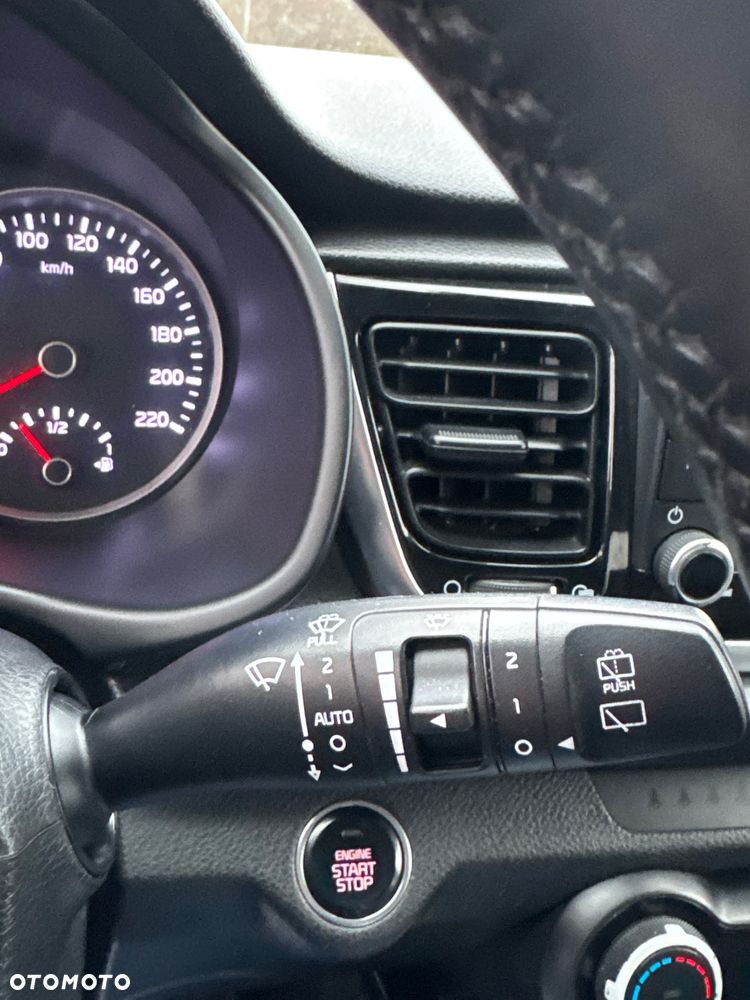 Kia Rio 1.0 T-GDI 100 Dream-Team Edition - 27