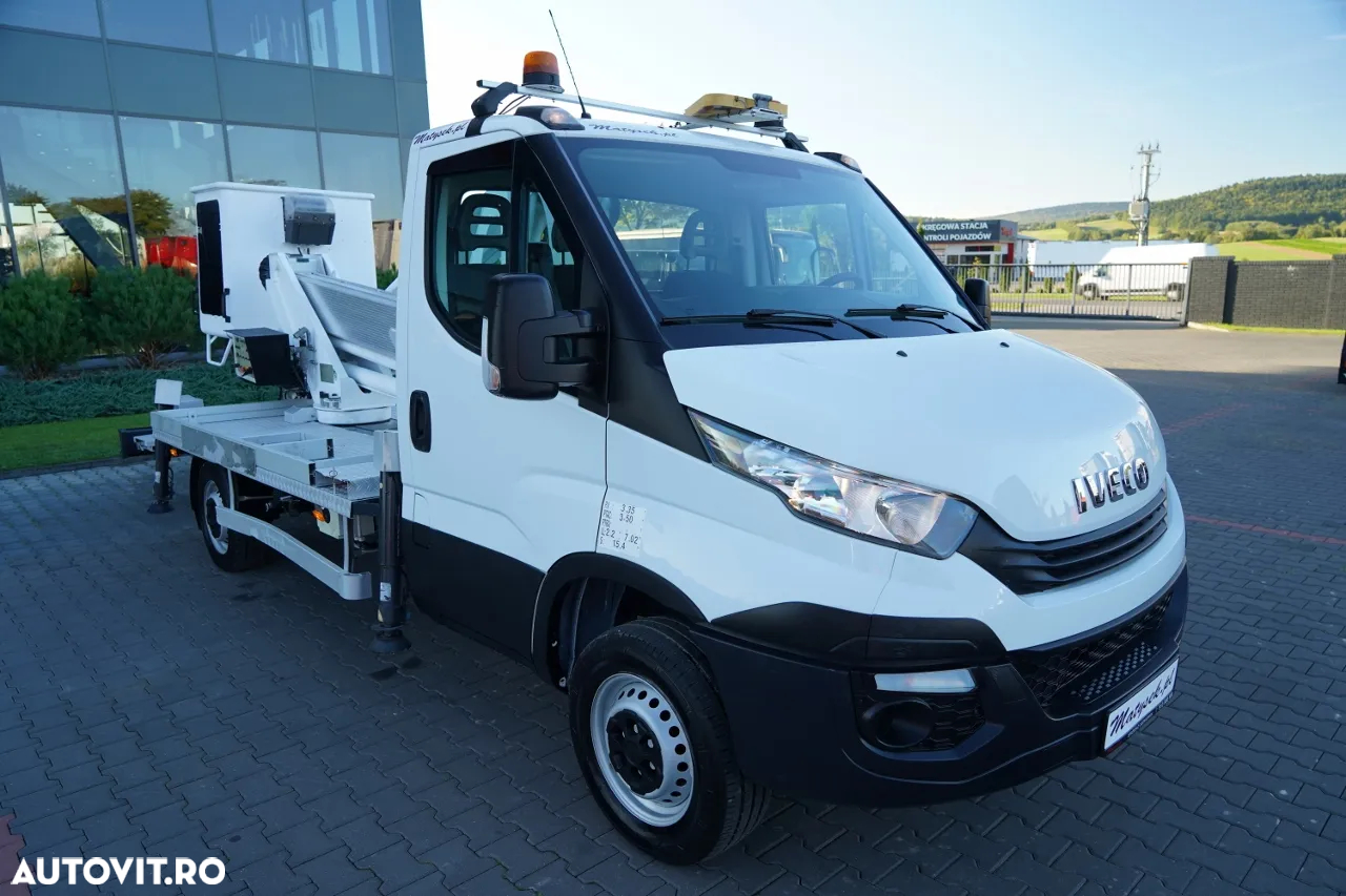 Iveco DAILY 35-120 / RIDICARE 20 METRI / 4 STABILIZATOARE / MANUALĂ / 2017 - 10