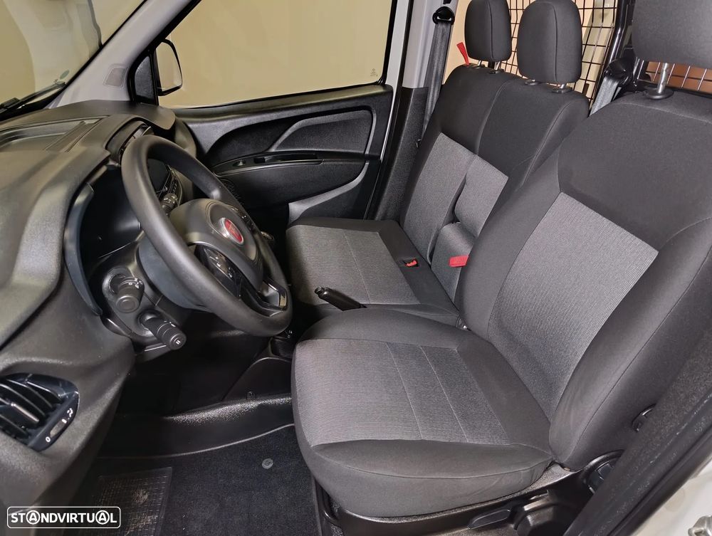 Fiat Doblo 1.6 M-Jet XL (3 Lug. ) - 23