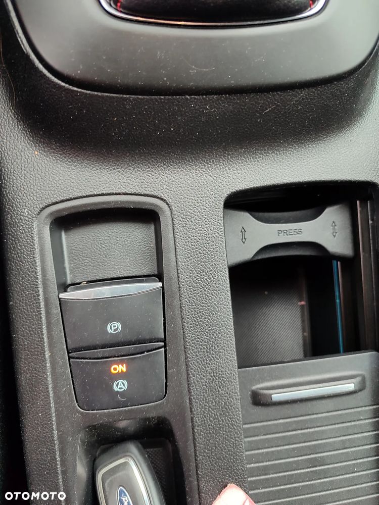 Ford Focus 1.0 EcoBoost Hybrid ST-LINE - 9
