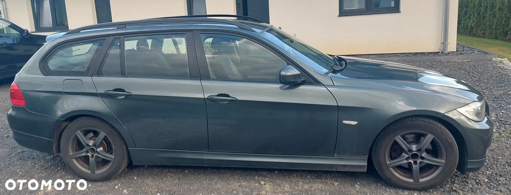 BMW Seria 3 318i - 4