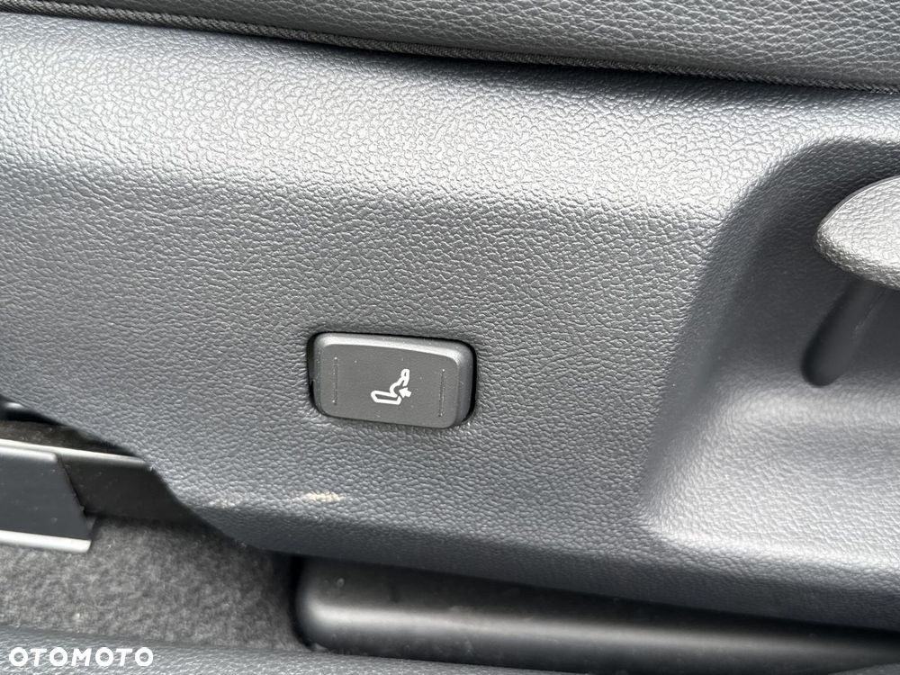 Toyota Corolla - 27