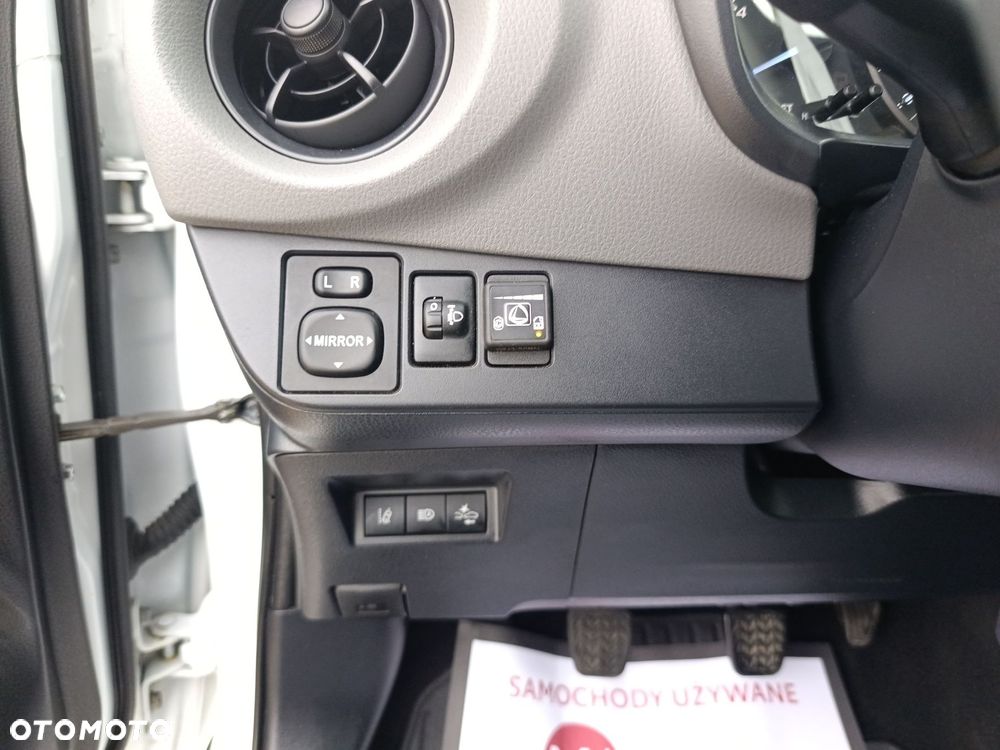 Toyota Yaris - 23