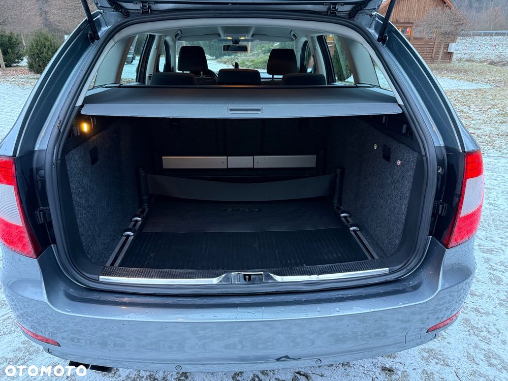 Skoda Superb 2.0 TDI DSG Ambition - 11