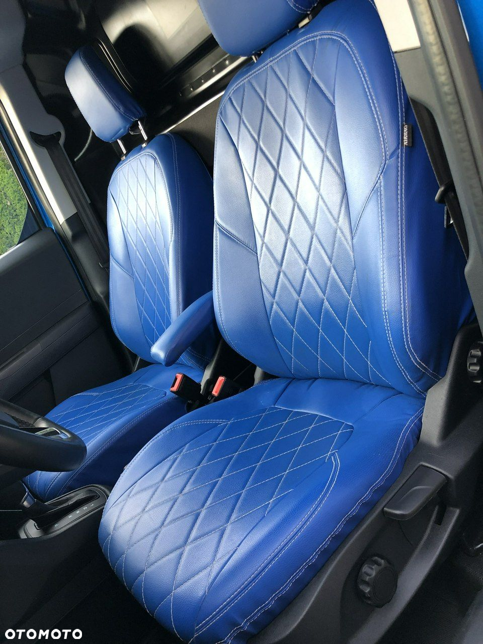 Ford Transit Courier - 10