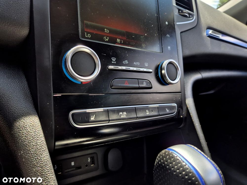 Renault Megane ENERGY TCe 205 EDC GT - 14
