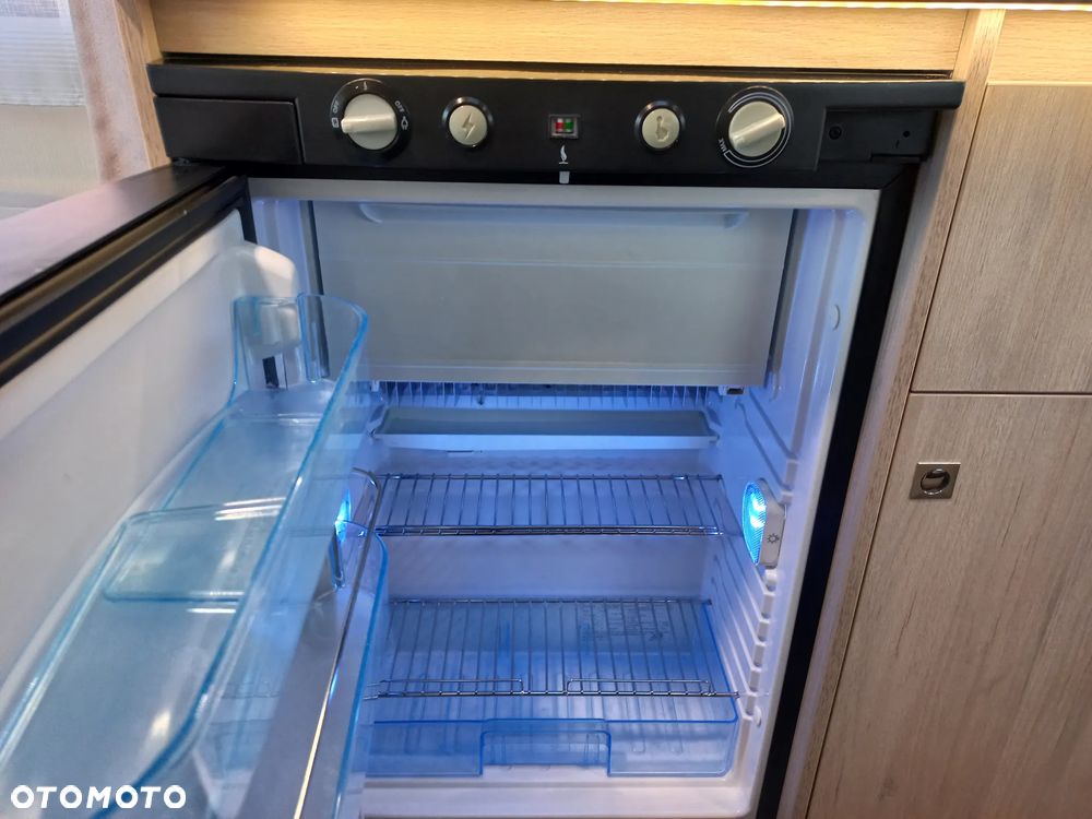 Sterckeman 390 CP Starlett Comfort, Markiza, Bagażnik na rowery - 20