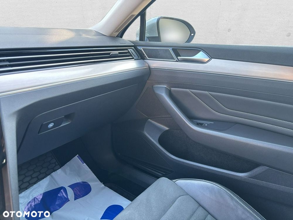 Volkswagen Passat 2023