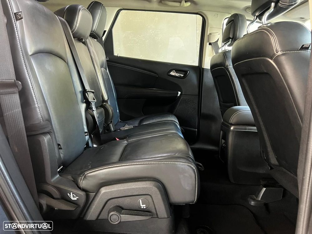 Fiat Freemont 2.0 M-Jet Urban - 18